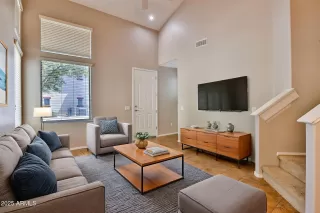 Photo #6: 6878857 Listing