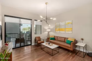 Photo #5: 6878863 Listing