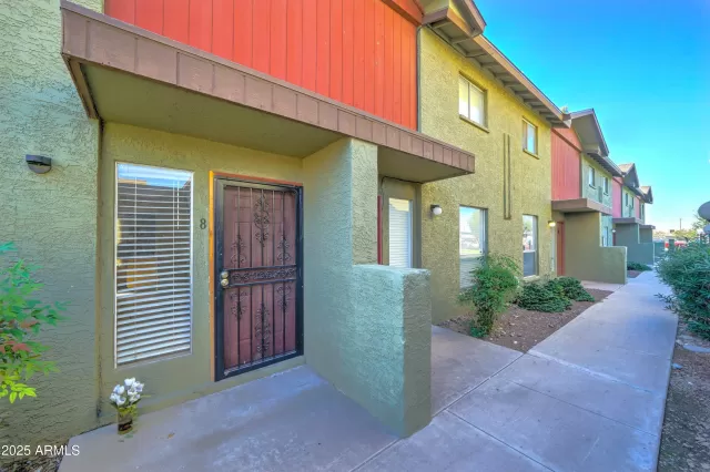 MLS: 6878894 Condo For Sale