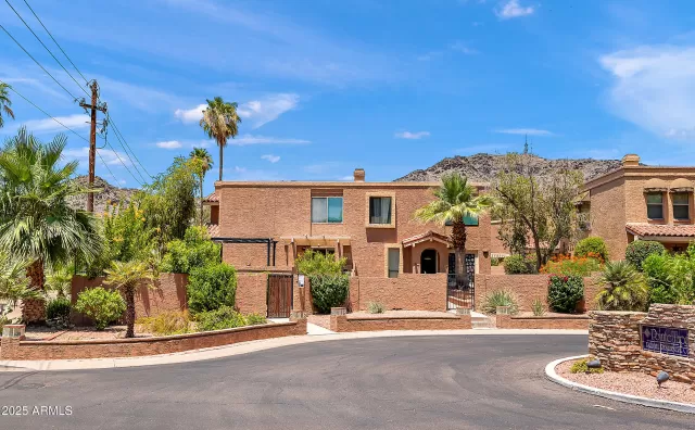 MLS: 6878905 Condo For Sale