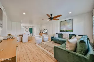 Photo #3: 6878939 Listing