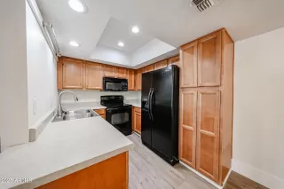 Photo #3: 6878940 Listing