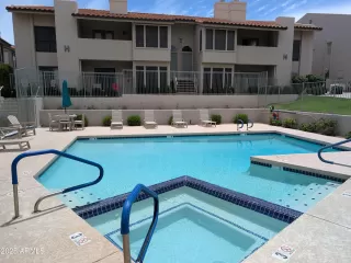 Photo #5: 6878940 Listing