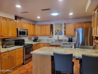 Photo #4: 6879092 Listing 