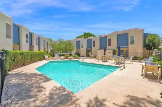 Photo #4: 6879095 Listing