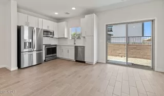 Photo #4: 6879202 Listing