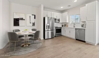 Photo #5: 6879202 Listing