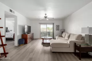 Photo #1: 6879207 Listing 