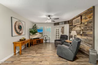 Photo #6: 6879223 Listing