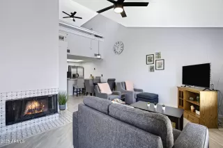 Photo #6: 6879230 Listing 