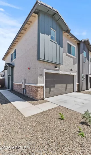 Photo #1: 6879237 Listing