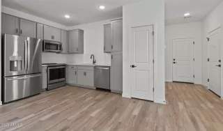 Photo #2: 6879237 Listing