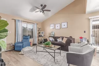 Photo #4: 6879299 Listing 