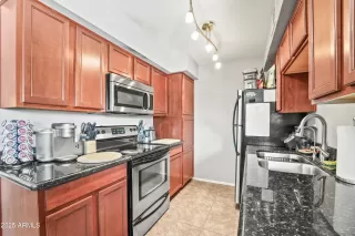 Photo #3: 6879368 Listing