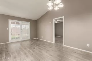 Photo #6: 6879371 Listing