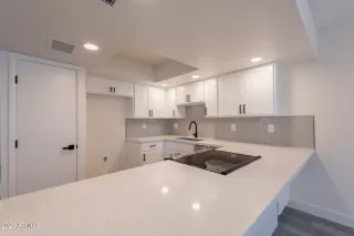 Photo #6: 6879579 Listing