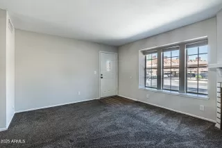 Photo #4: 6879629 Listing