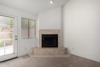 Photo #5: 6879680 Listing