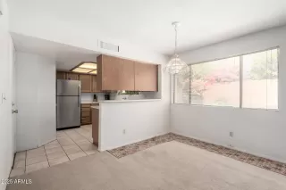 Photo #6: 6879680 Listing