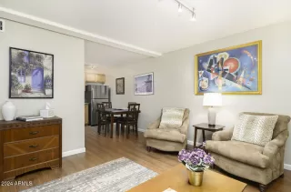 Photo #3: 6879844 Listing 