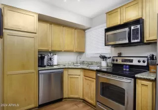 Photo #5: 6879844 Listing 