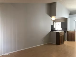 Photo #3: 6879849 Listing 