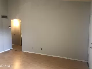 Photo #5: 6879849 Listing 