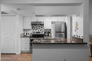 Photo #6: 6879864 Listing