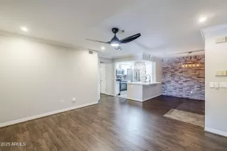 Photo #1: 6879947 Listing 