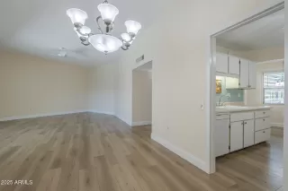 Photo #4: 6879987 Listing 