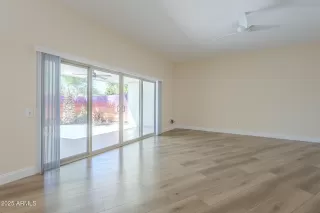 Photo #5: 6879987 Listing 