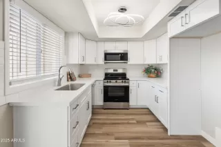 Photo #2: 6880142 Listing