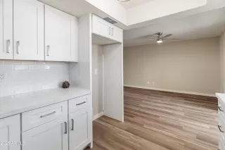 Photo #3: 6880142 Listing