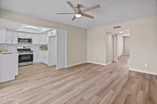 Photo #6: 6880142 Listing