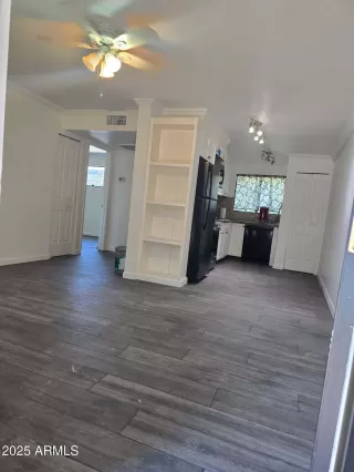 Photo #6: 6880172 Listing