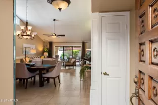 Photo #4: 6880196 Listing 