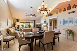 Photo #6: 6880196 Listing 