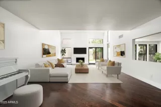 Photo #4: 6880207 Listing