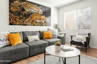 Photo #6: 6880213 Listing