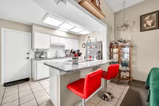 Photo #5: 6880335 Listing 