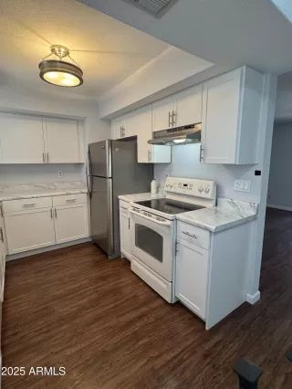 Photo #5: 6880368 Listing