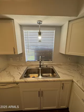 Photo #6: 6880368 Listing