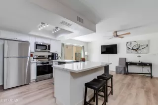 More Details about MLS # 6880379 : 2021 E OSBORN ROAD#9