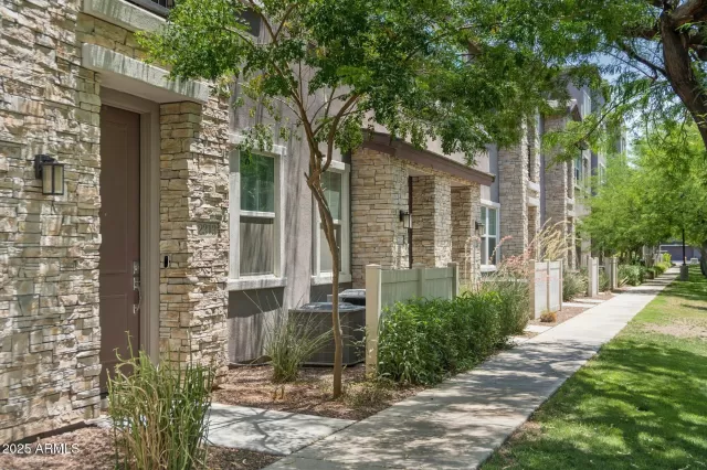 MLS: 6880388 Condo For Sale