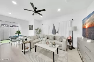 Photo #3: 6880520 Listing 