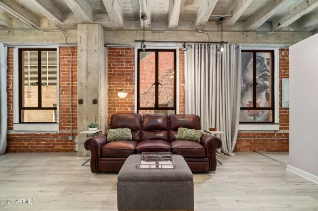 MLS: 6880572 Condo For Sale