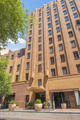 Photo #6: 6880572 Listing 