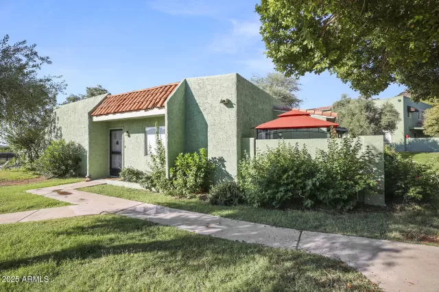 MLS: 6880591 Condo For Sale