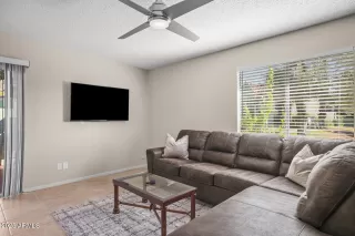 Photo #6: 6880591 Listing