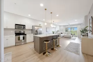 Photo #1: 6880641 Listing 